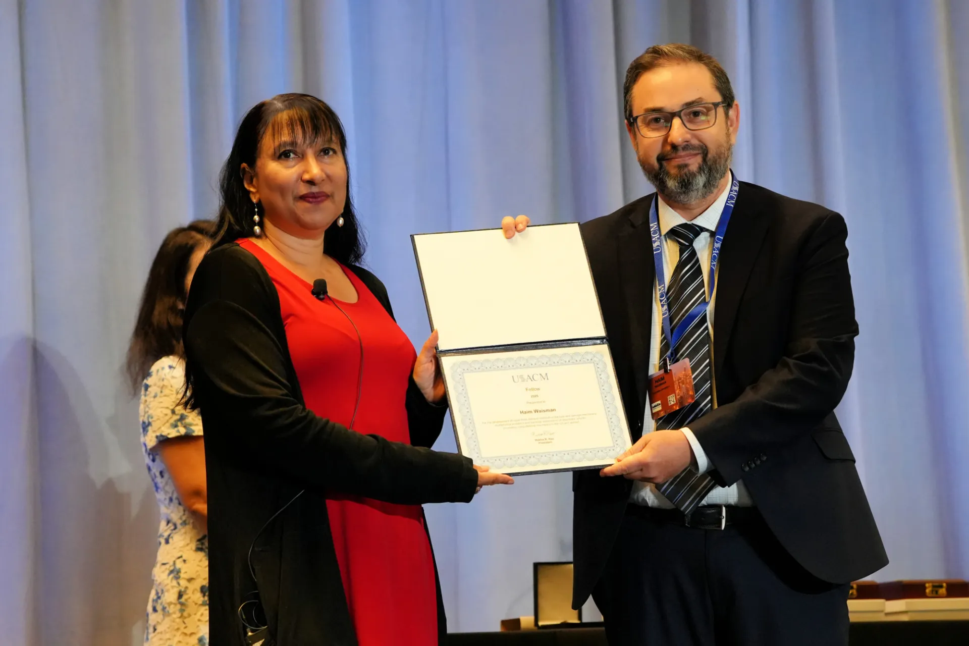 Haim Waisman receiving his 2025 USACM Fellow Award